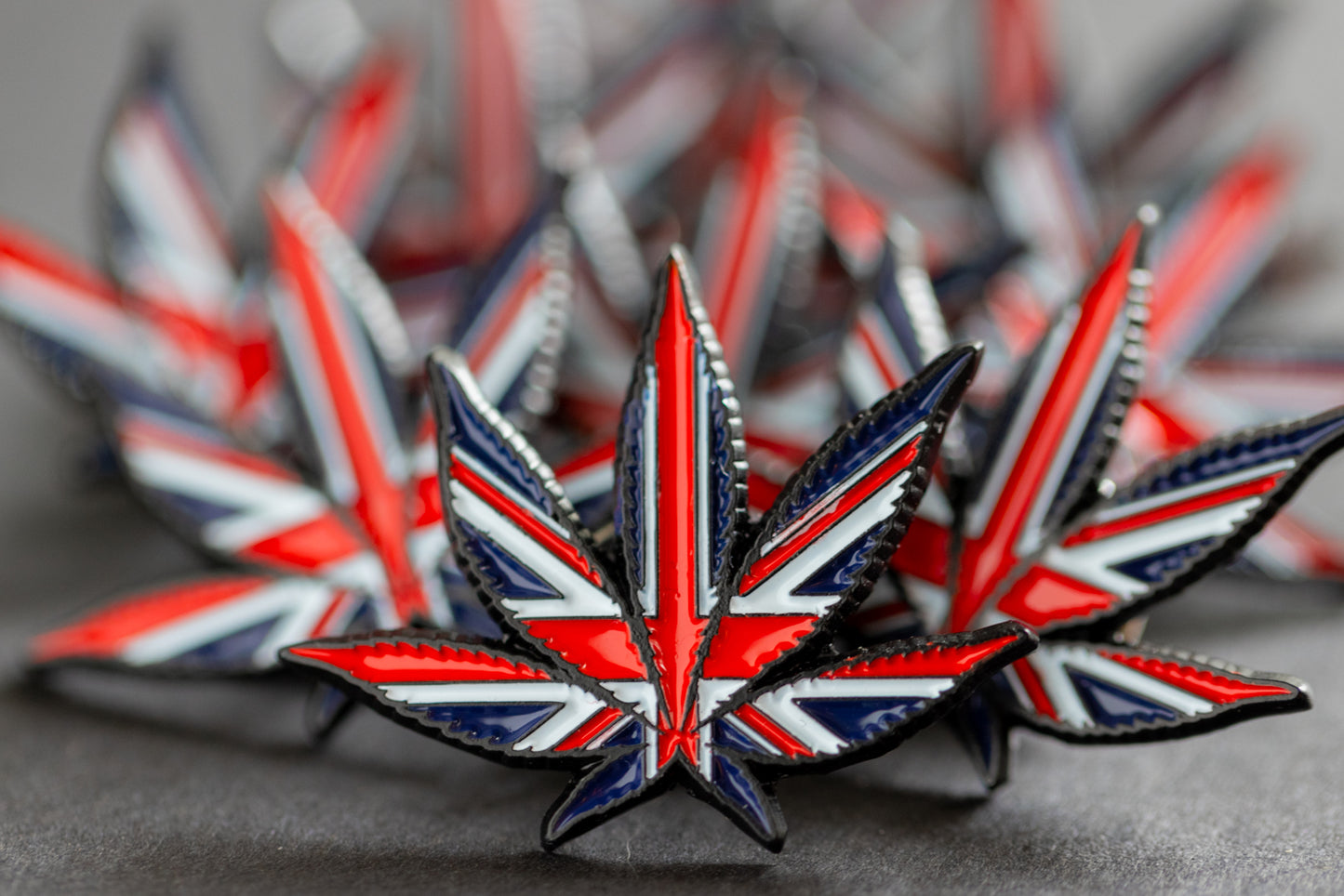 Union Jack UK Flag Pot Leaf Lapel Pin