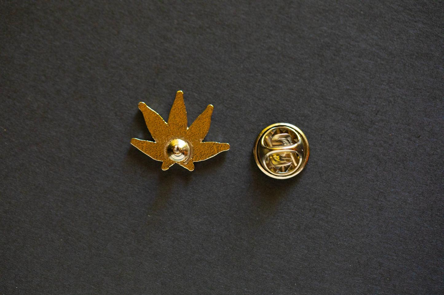 Gold Die Struck Pot Leaf Lapel Pin 0.75" Inch